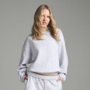 SKIMS Classic Cotton Fleece Crewneck Sweatshirt Light Heather Grey L. NWT